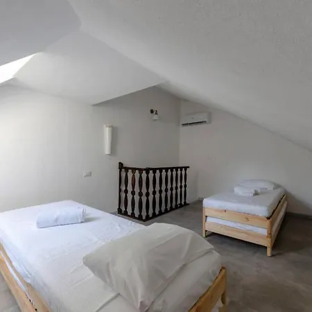 Castelli's Campo 16 Génova