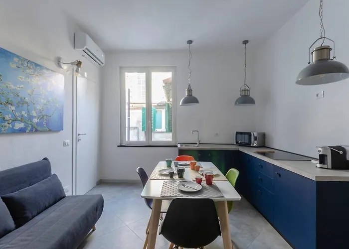 Castelli's Campo 16 * Cenova